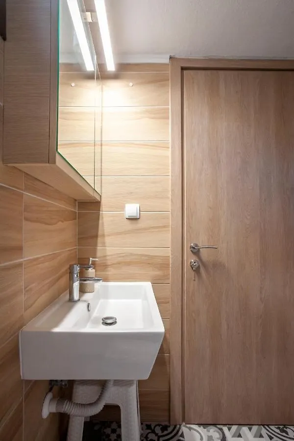 Lucid Dream Apt. |Bozinis Psakoudia